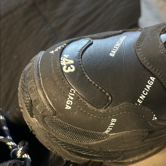 Balenciaga Black Chunky Sneakers - Picture 3 of 10